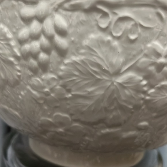 Vintage Davenport Strawberry and Grape Leaf 9" Chinese Bowl by Burleigh England - Picture 2 of 12